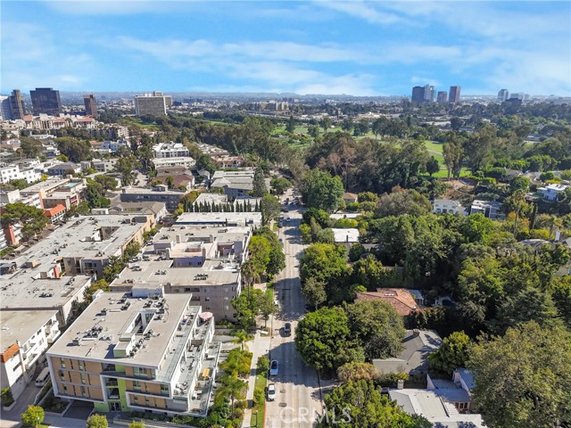 507 Veteran Avenue, Los Angeles CA: https://media.crmls.org/medias/6e7848ee-c0ca-4f73-815f-25a7496a0e2c.jpg