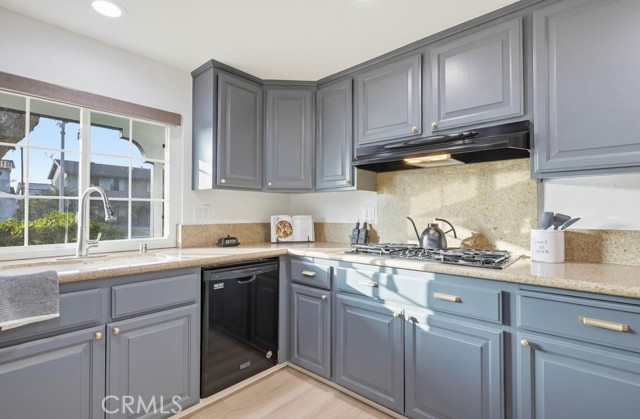 Detail Gallery Image 17 of 66 For 10232 Hialeah, Cypress,  CA 90630 - 5 Beds | 2/1 Baths