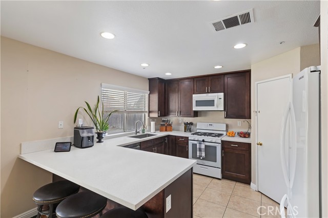 Detail Gallery Image 12 of 39 For 965 Cirrus Way, San Jacinto,  CA 92582 - 4 Beds | 2/1 Baths