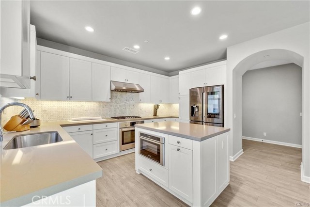 Detail Gallery Image 13 of 42 For 108 Barrington, Irvine,  CA 92618 - 4 Beds | 3/1 Baths