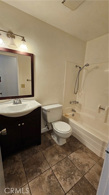 801 Belinda Lane, Redlands CA: https://media.crmls.org/medias/6e791f4f-f2ee-490c-91d8-dcea5d0350a1.jpg