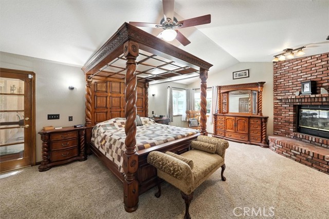 2056 W Avenue O, Palmdale CA: https://media.crmls.org/medias/6e796678-c1f4-4219-8742-c8c1348459ab.jpg
