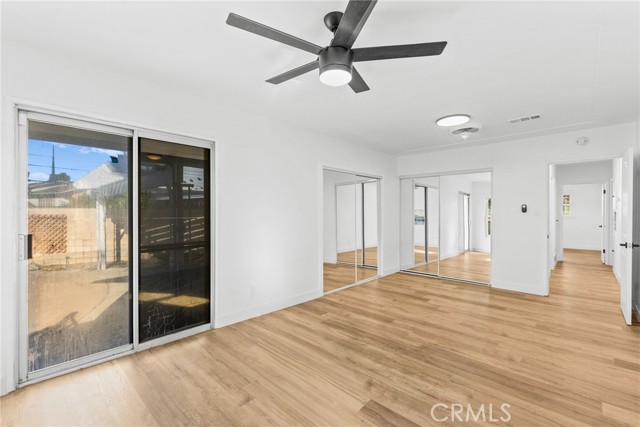 325 Echo Court, San Bernardino CA: https://media.crmls.org/medias/6e7a0961-16b5-4d1c-a0be-ca1131f14784.jpg