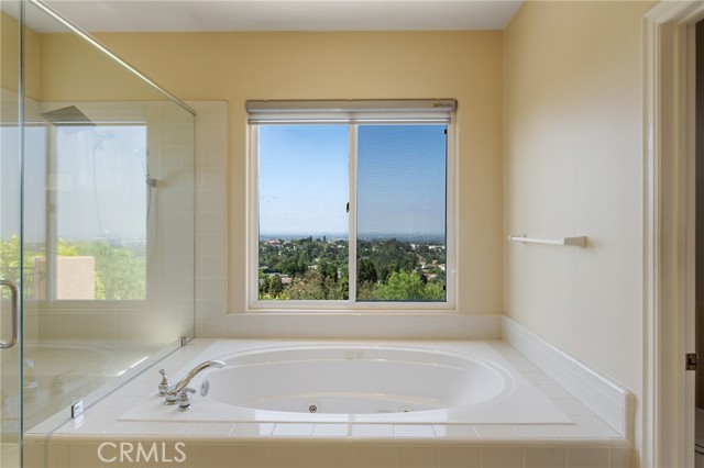 2528 N San Miguel Drive, Orange CA: https://media.crmls.org/medias/6e7a257b-21dd-4f7d-9cc0-ad3067bd8c3d.jpg