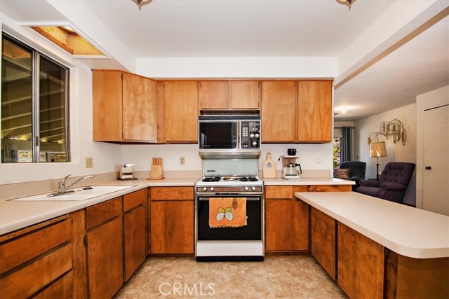 Detail Gallery Image 7 of 38 For 391 Montclair Dr #160,  Big Bear City,  CA 92314 - 2 Beds | 2 Baths