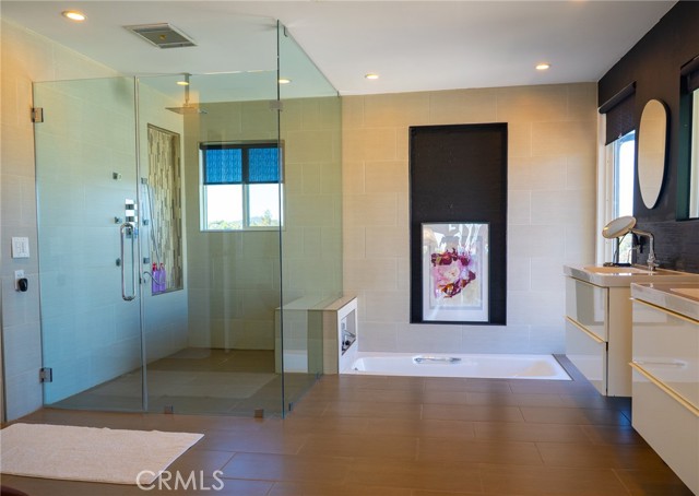 Detail Gallery Image 17 of 28 For 5177 Medina Rd, Woodland Hills,  CA 91364 - 3 Beds | 3 Baths