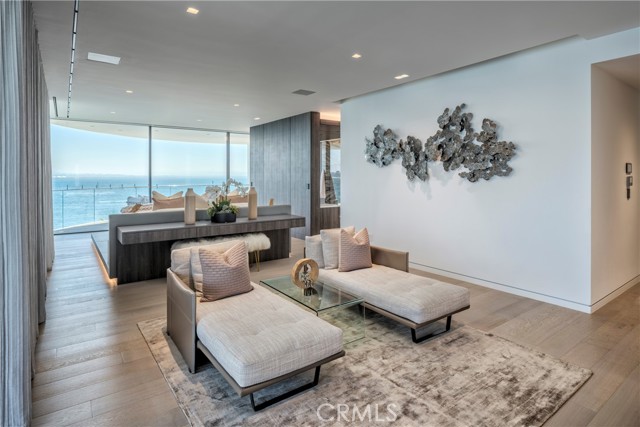 3 The Point, Coronado CA: https://media.crmls.org/medias/6e7a8b82-6396-48c4-8fe6-350450a02f35.jpg