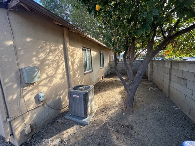 Detail Gallery Image 22 of 24 For 17627 Caprino Pl, Van Nuys,  CA 91406 - 3 Beds | 2 Baths