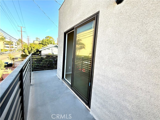 5159 Clinton Street, Los Angeles, California 90004, 1 Bedroom Bedrooms, ,1 BathroomBathrooms,Residential Lease,For Rent,5159 Clinton Street,CRSR24235254