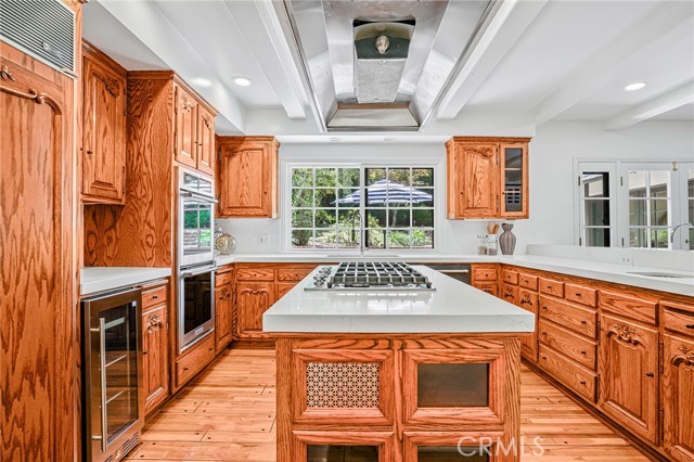 3975 Van Noord Avenue, Studio City CA: https://media.crmls.org/medias/6e7dab04-a748-4e65-b023-3460417af335.jpg