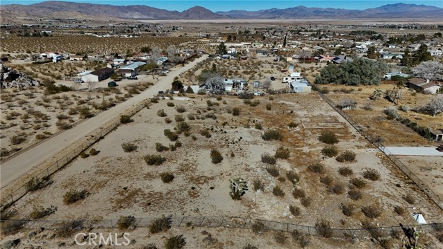 728 Red Butte Road, Lucerne Valley CA: https://media.crmls.org/medias/6e7dbf8e-5ead-491b-8338-f6e78f712e8d.jpg