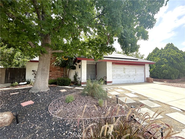 12225 Lester Court, Chino CA: https://media.crmls.org/medias/6e7e029c-c69c-44da-992b-c24851b7ed75.jpg