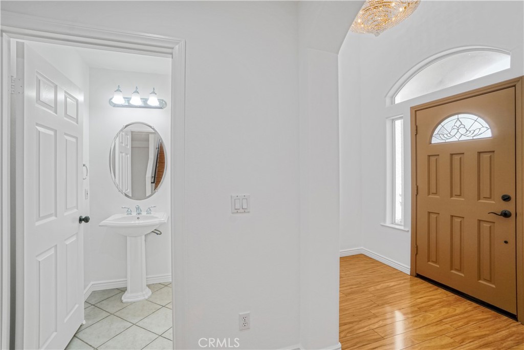 https://media.crmls.org/medias/6e7e26eb-3076-45c1-8275-1fc80188e00d.jpg?preset=X-Large
