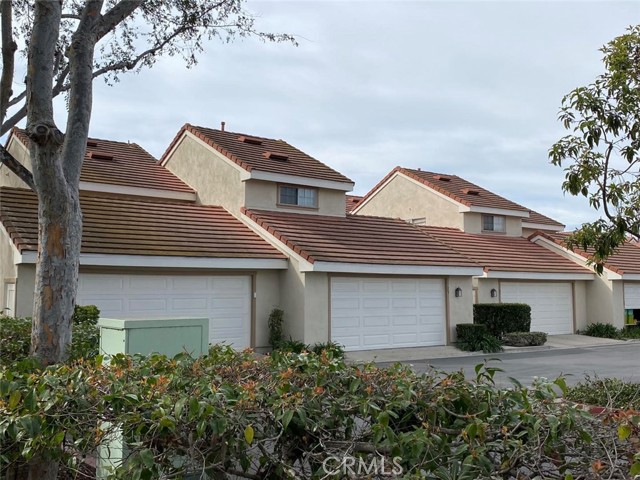 27 Dartmouth, Irvine CA: https://media.crmls.org/medias/6e7eecaa-db81-4c9a-a9ef-302d4a845ba9.jpg