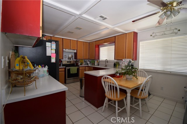 Detail Gallery Image 15 of 31 For 26641 Ironwood Ave, Moreno Valley,  CA 92555 - 4 Beds | 3 Baths