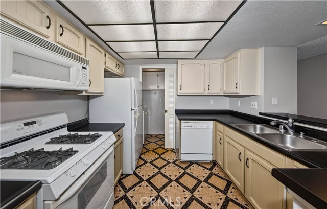 Detail Gallery Image 7 of 24 For 246 E Fern, Redlands,  CA 92373 - 2 Beds | 2 Baths