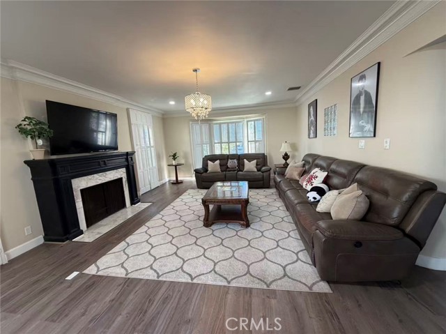 Detail Gallery Image 2 of 26 For 113 N Doheny, Beverly Hills,  CA 90211 - 4 Beds | 2/1 Baths