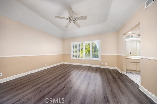 29 Farragut, Irvine CA: https://media.crmls.org/medias/6e820e6e-aa0e-4ed7-bf71-054eac9e9276.jpg