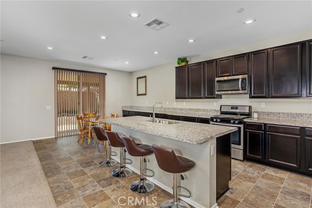 Detail Gallery Image 8 of 35 For 1156 Poinsettia Cir, Calimesa,  CA 92320 - 4 Beds | 2 Baths