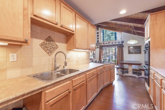 Detail Gallery Image 10 of 29 For 817 E Barker, Big Bear City,  CA 92314 - 3 Beds | 2 Baths