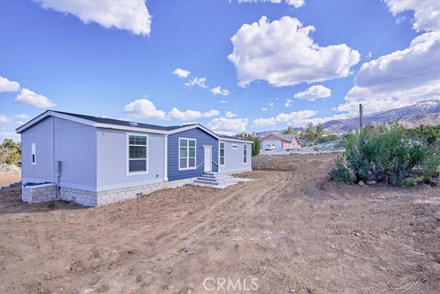 Detail Gallery Image 1 of 37 For 9889 Crystal Aire Rd, Pinon Hills,  CA 92372 - 4 Beds | 2 Baths