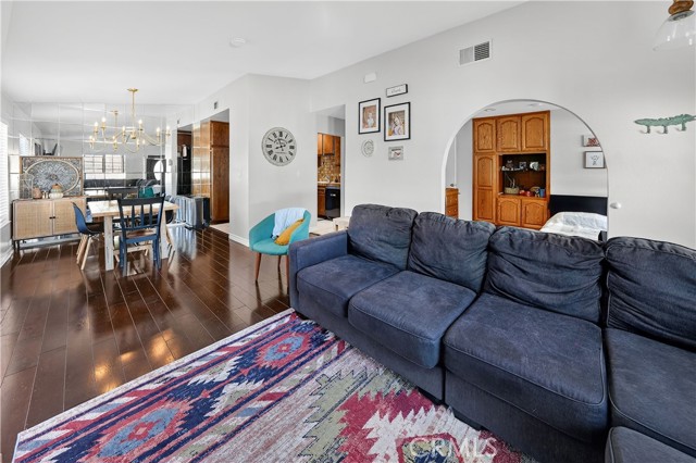 Detail Gallery Image 6 of 35 For 25784 Covala Ct, Valencia,  CA 91355 - 2 Beds | 2 Baths