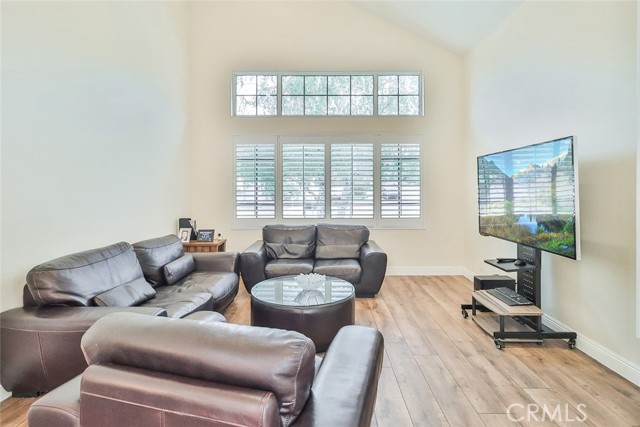 Detail Gallery Image 4 of 46 For 5028 Benedict Ct, Oak Park,  CA 91377 - 3 Beds | 2/1 Baths