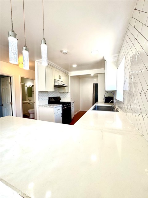 Detail Gallery Image 6 of 27 For 227 E 111th St, Los Angeles,  CA 90061 - 5 Beds | 3 Baths