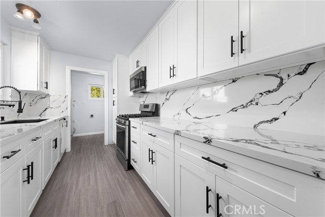 Detail Gallery Image 9 of 17 For 45581 Sancroft Ave, Lancaster,  CA 93535 - 4 Beds | 2 Baths