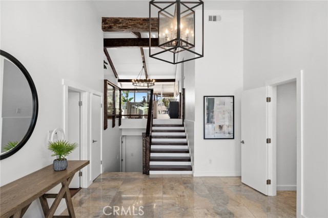 10255 Overhill Drive, Santa Ana CA: https://media.crmls.org/medias/6e866a40-7640-4db9-8319-272101ee03ab.jpg