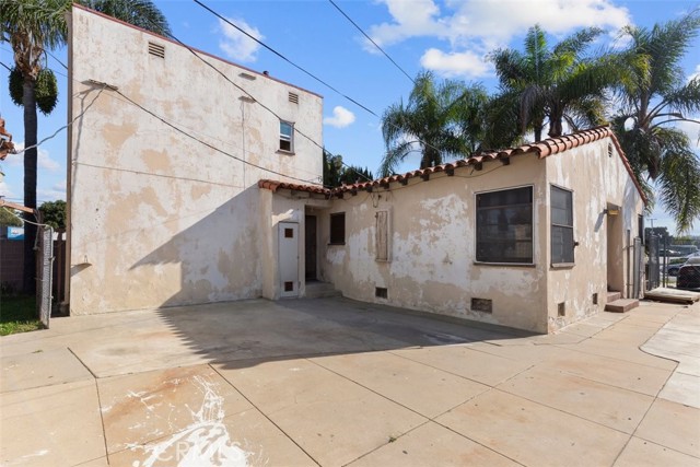 Detail Gallery Image 13 of 20 For 10001 Bowman Ave, South Gate,  CA 90280 - 4 Beds | 2 Baths