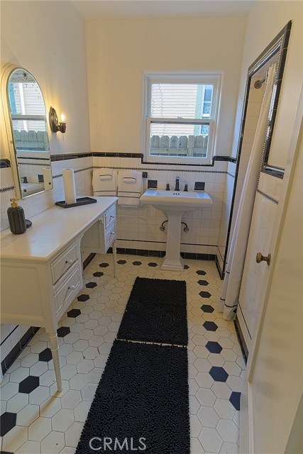 550 N 1st Avenue, Upland CA: https://media.crmls.org/medias/6e86d77f-c413-4821-9e00-8cdbca32a19c.jpg