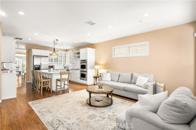 Detail Gallery Image 23 of 53 For 113 5th St, Seal Beach,  CA 90740 - 4 Beds | 3/1 Baths