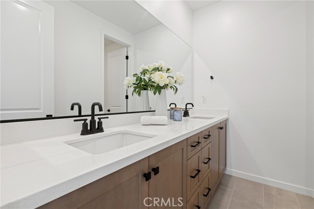 Detail Gallery Image 22 of 34 For 28528 Wildflower Terrace, Castaic,  CA 91384 - 3 Beds | 3 Baths