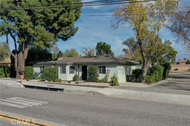 193 Maple Avenue, Fontana, California 92335, 3 Bedrooms Bedrooms, ,1 BathroomBathrooms,Single Family Residence,For Sale,Maple,IG25018978