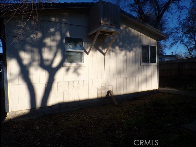 Detail Gallery Image 5 of 18 For 3767 Buckeye, Clearlake,  CA 95422 - 3 Beds | 2 Baths