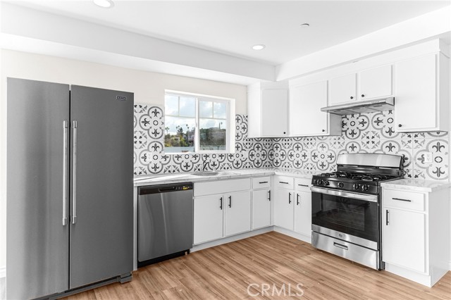 5639 N Huntington Drive, Los Angeles CA: https://media.crmls.org/medias/6e8a5c31-c6b4-4df5-8cc9-061325506248.jpg