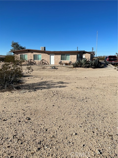 Detail Gallery Image 10 of 11 For 71688 Macrae Rd, Twentynine Palms,  CA 92277 - 3 Beds | 1 Baths