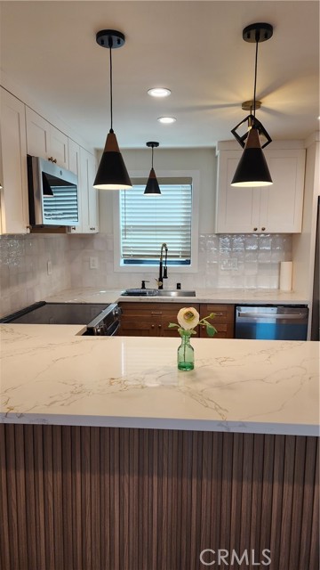 Detail Gallery Image 21 of 23 For 1972 S Corning St, Los Angeles,  CA 90034 - 2 Beds | 2 Baths