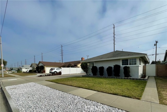 Detail Gallery Image 3 of 31 For 12382 Georgian St, Garden Grove,  CA 92841 - 3 Beds | 2 Baths