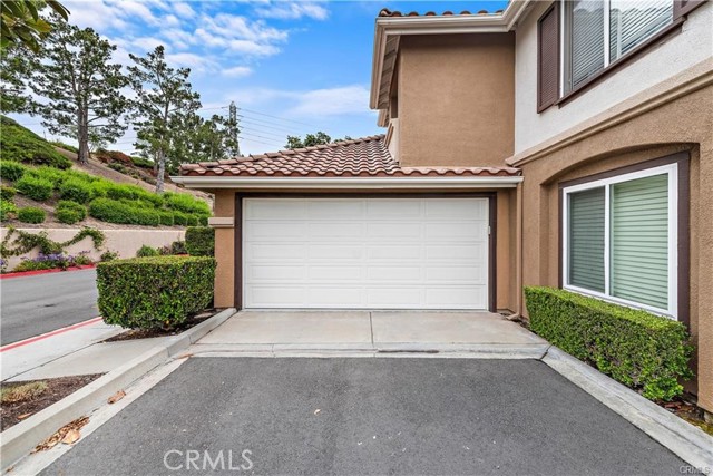 Image 4 of 28 For 188 Valley View