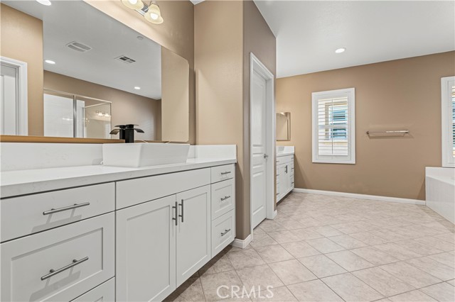 16087 Apricot Ave, Chino CA: https://media.crmls.org/medias/6e8bbaf4-d844-4a72-b020-ad39588b0d08.jpg