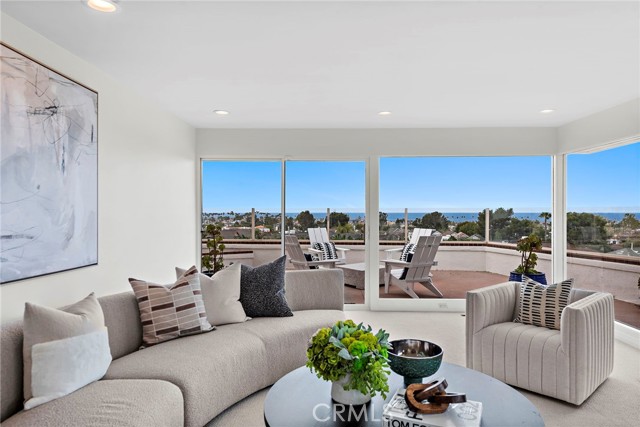 Detail Gallery Image 7 of 61 For 2519 Harbor View Dr, Corona Del Mar,  CA 92625 - 4 Beds | 2/1 Baths