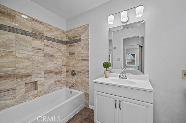 Detail Gallery Image 15 of 28 For 13722 Red Hill Ave #71,  Tustin,  CA 92780 - 1 Beds | 1 Baths