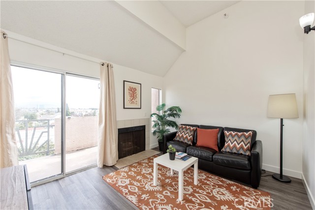 Detail Gallery Image 5 of 21 For 450 E 4th #416,  Santa Ana,  CA 92701 - 2 Beds | 2 Baths