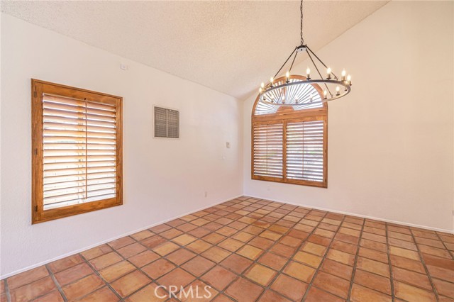 Detail Gallery Image 7 of 33 For 1652 Centre Ct, Palmdale,  CA 93551 - 3 Beds | 3 Baths