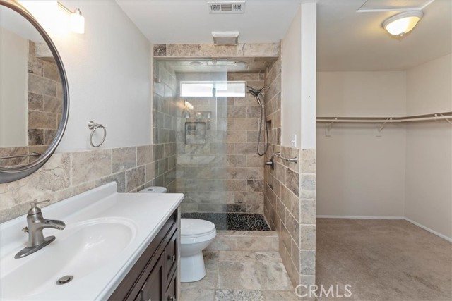 Detail Gallery Image 3 of 31 For 983 Elsa Ct #B,  Corona,  CA 92881 - 2 Beds | 2/1 Baths