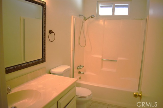 18107 Sycamore Street, Hesperia CA: https://media.crmls.org/medias/6e8d22b0-3de1-4de2-824c-7593699b8a90.jpg