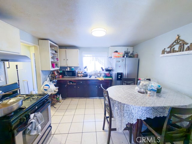 Detail Gallery Image 6 of 38 For 245 W 73rd, Los Angeles,  CA 90003 - 6 Beds | 4 Baths