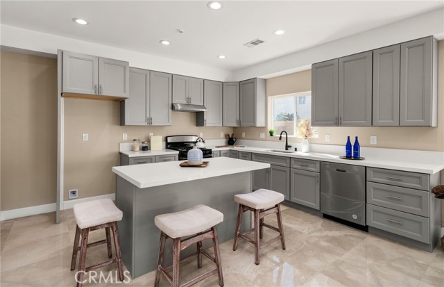 566 N Marvin, San Bernardino CA: https://media.crmls.org/medias/6e8ddf79-884c-4f32-b63f-9aa20473bc8d.jpg